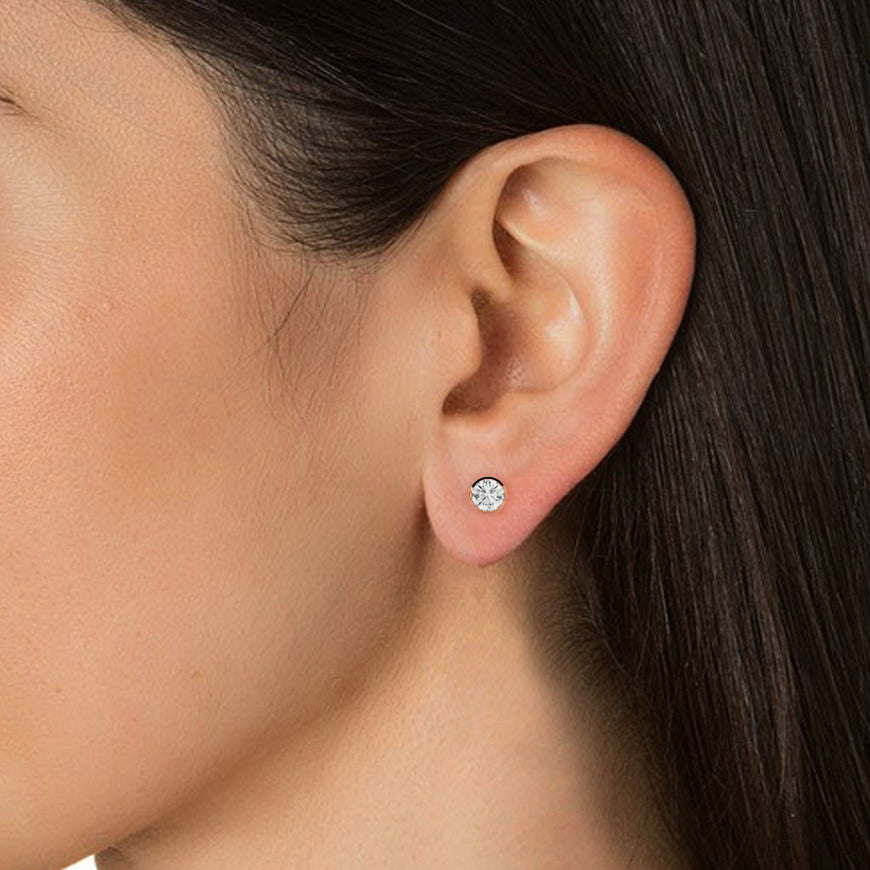 Round Lab-Grown Earring